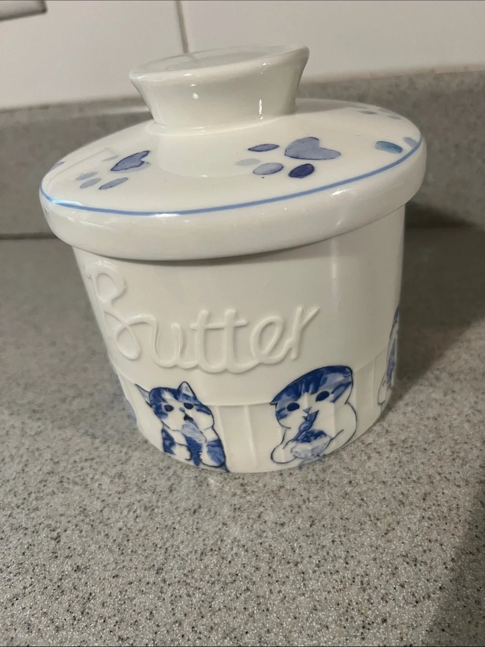 Ceramic Cat Butter Dish with Lid - White and Blue